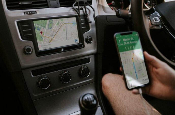 Réaliser le branchement autoradio CarPlay