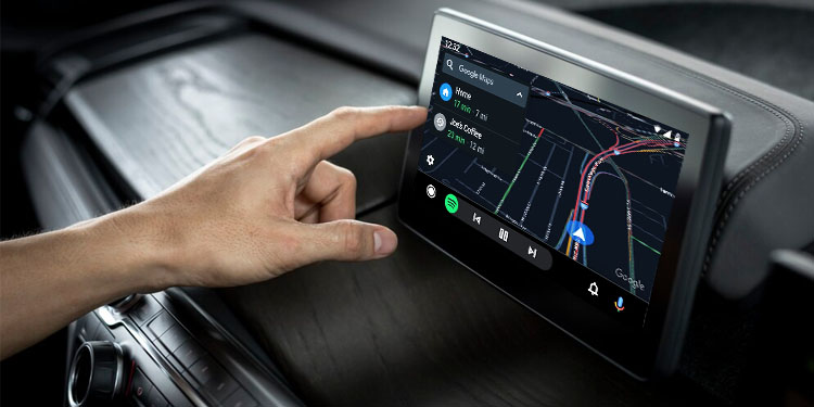 installer un autoradio dans une voiture