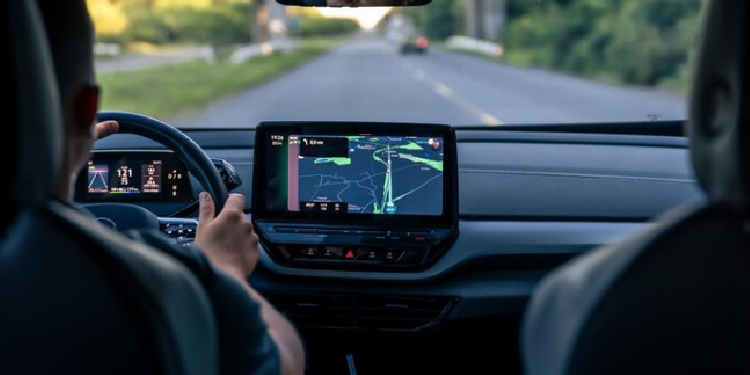 Vous consultez actuellement Navigateurs GPS voiture : quelle solution choisir pour un autoradio Android ?