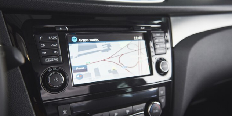 Vous consultez actuellement Quelles sont les points essentiels pour l’installation et fixation d’un autoradio ?