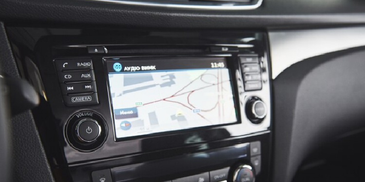 Vous consultez actuellement Pose autoradio CarPlay : les accessoires nécessaires pour une installation réussie